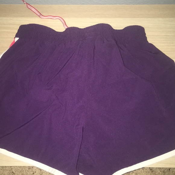 Brooks shorts - Picture 2 of 2